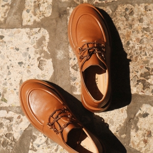 Chase loafers in caramel... фото-2