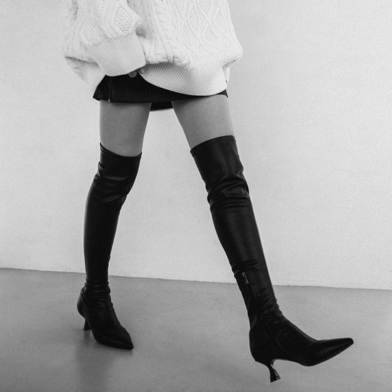Over the knee boots Carrie... photo - 1