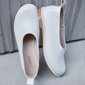 Veronica loafers in milky...