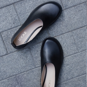 Veronica loafers in black... photo - 2