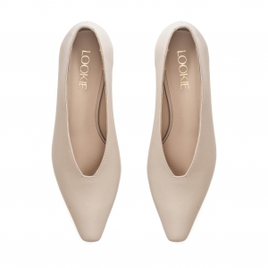 Erica beige leather pumps