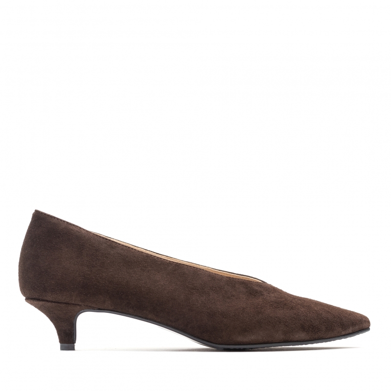 Erica brown suede pumps photo - 1