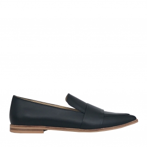 Pointy loafers black leather