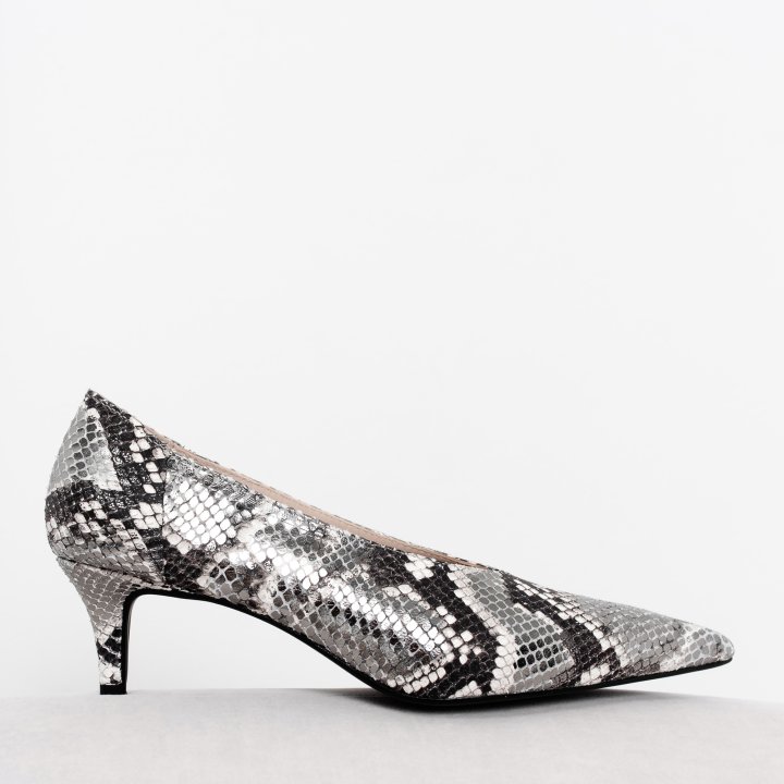 Nonna pumps with a high vamp
